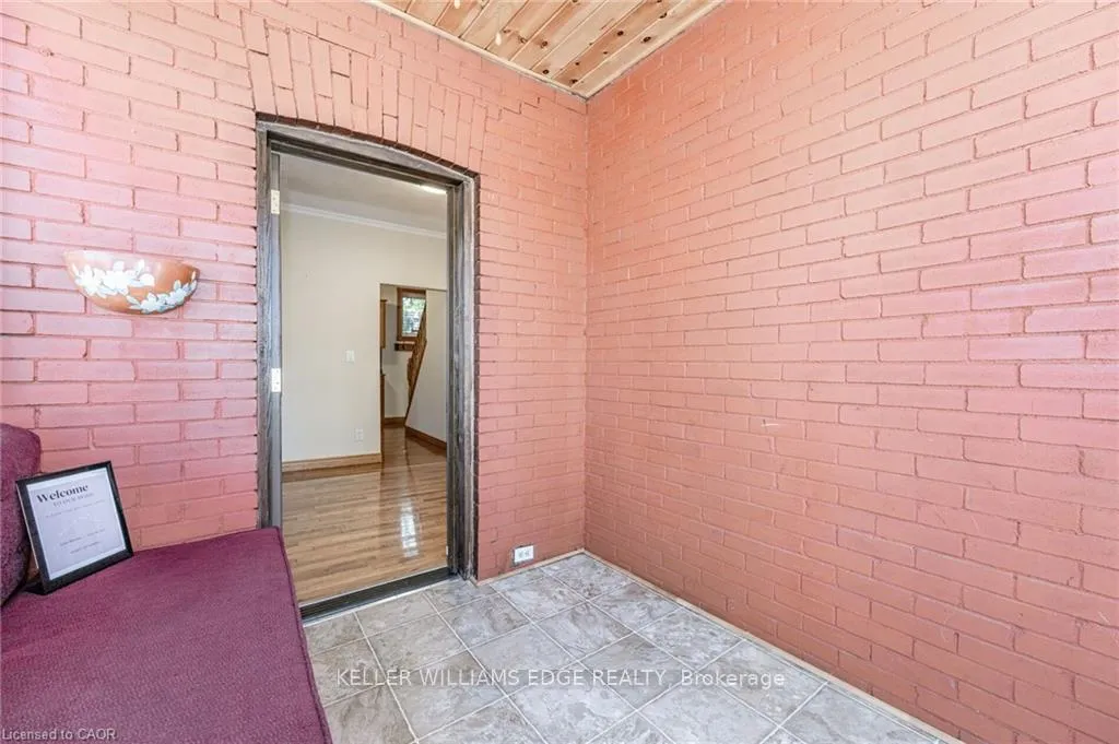 Photo 7 of 252 Beechwood Avenue, Hamilton, Crown Point — HOMEH