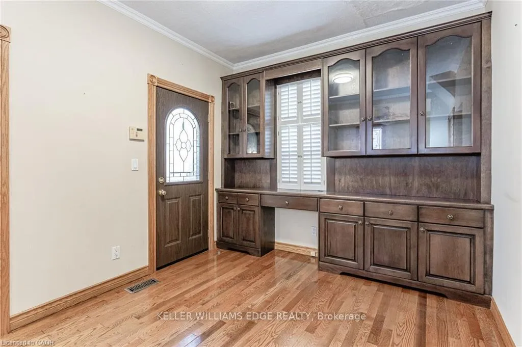 Photo 8 of 252 Beechwood Avenue, Hamilton, Crown Point — HOMEH