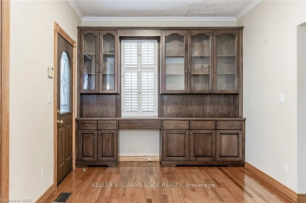 Photo 9 of 252 Beechwood Avenue, Hamilton, Crown Point — HOMEH
