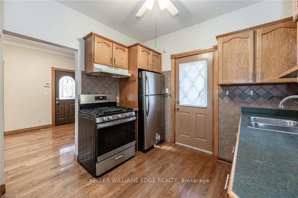 Photo 12 of 252 Beechwood Avenue, Hamilton, Crown Point — HOMEH