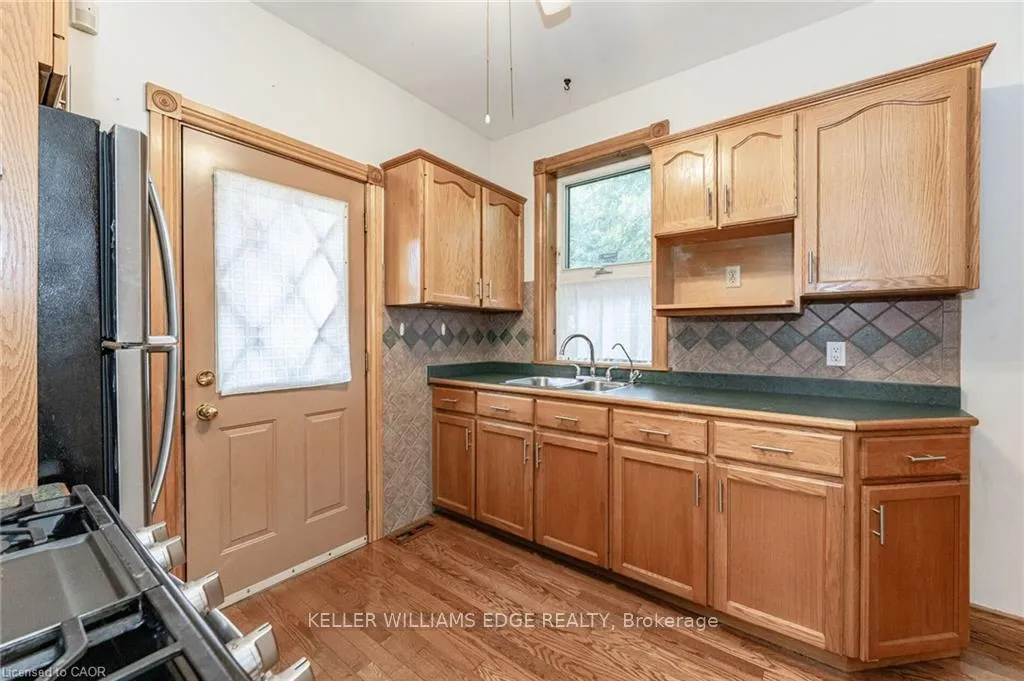 Photo 18 of 252 Beechwood Avenue, Hamilton, Crown Point — HOMEH