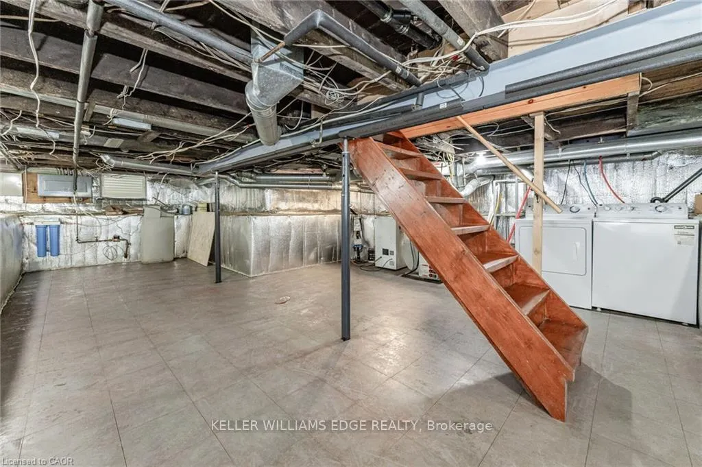 Photo 31 of 252 Beechwood Avenue, Hamilton, Crown Point — HOMEH