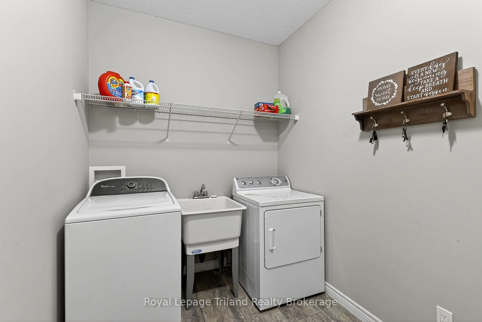 Photo 24 of 301 Boyd Boulevard, Zorra, Thamesford — HOMEH