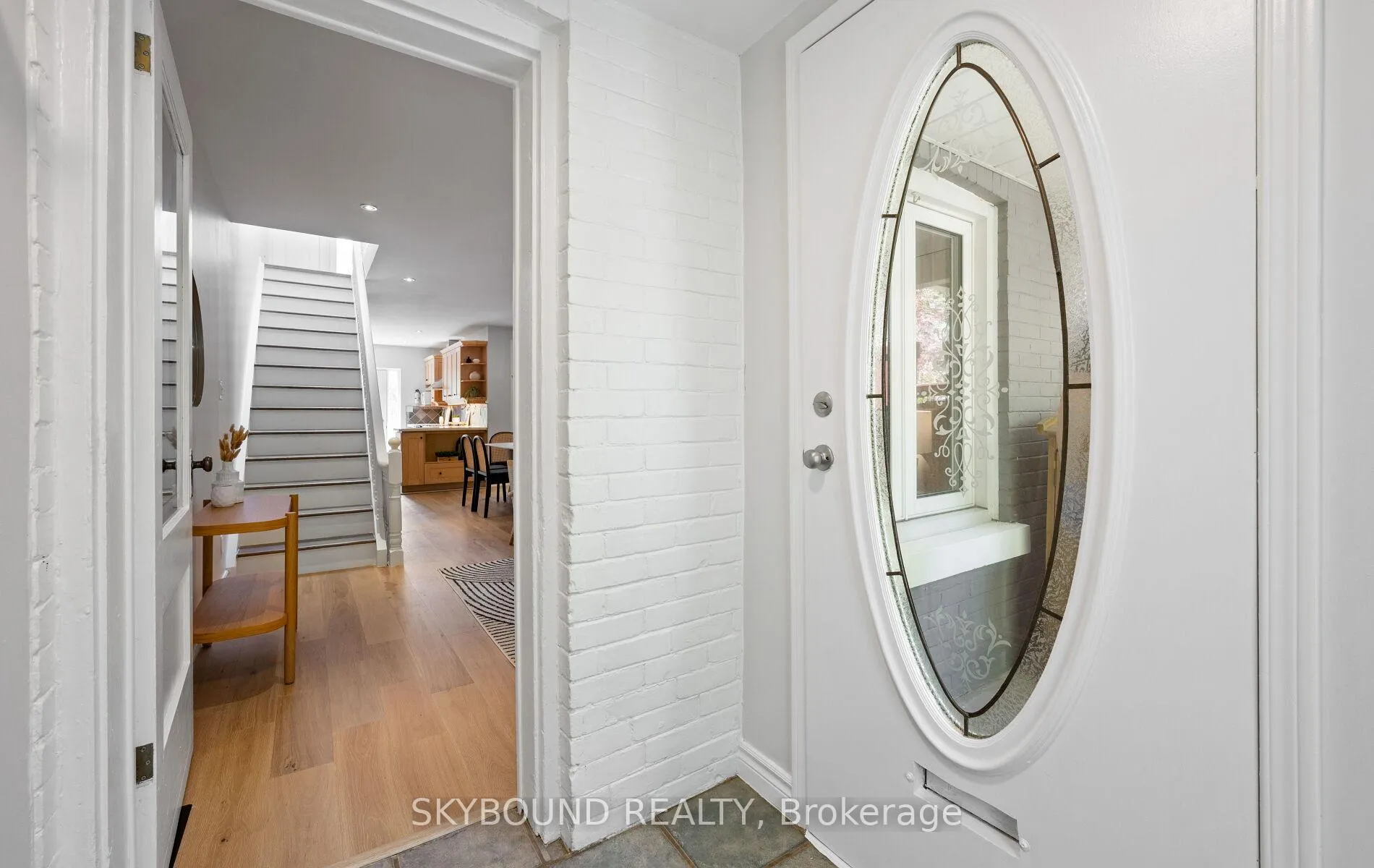 Photo 4 of 326 Kenilworth Avenue, Toronto, The Beaches — HOMEH