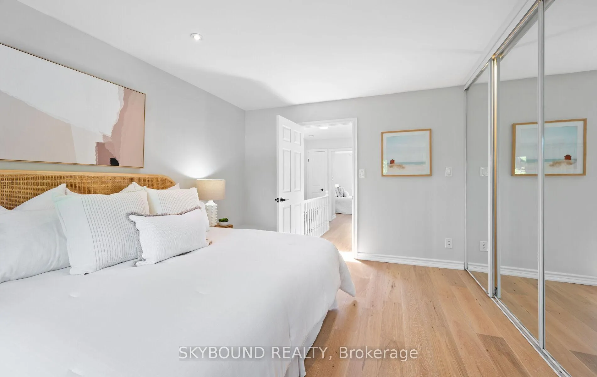 Photo 17 of 326 Kenilworth Avenue, Toronto, The Beaches — HOMEH