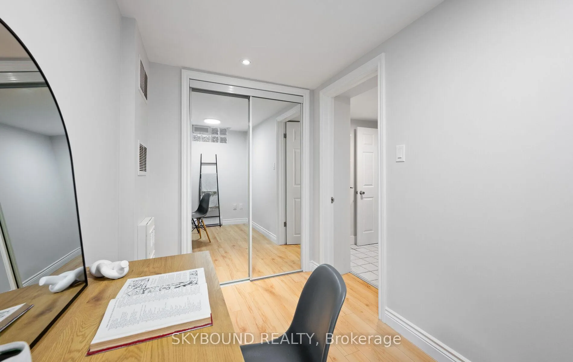 Photo 29 of 326 Kenilworth Avenue, Toronto, The Beaches — HOMEH