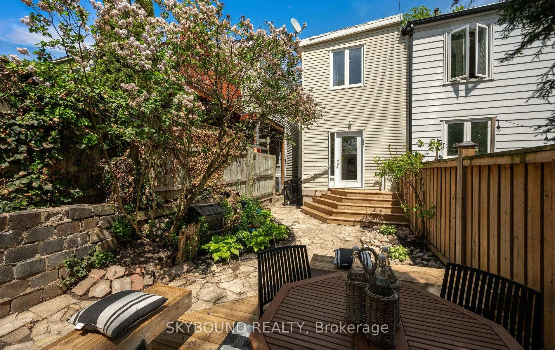 Photo 35 of 326 Kenilworth Avenue, Toronto, The Beaches — HOMEH