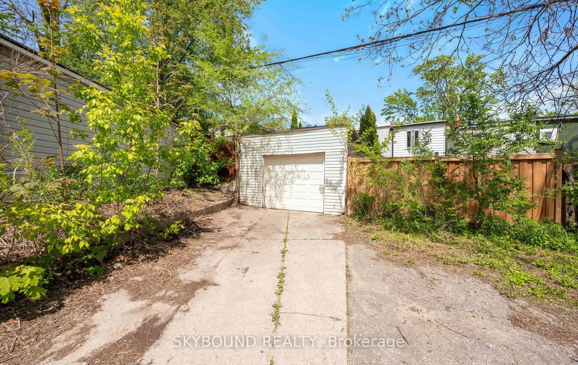 Photo 36 of 326 Kenilworth Avenue, Toronto, The Beaches — HOMEH