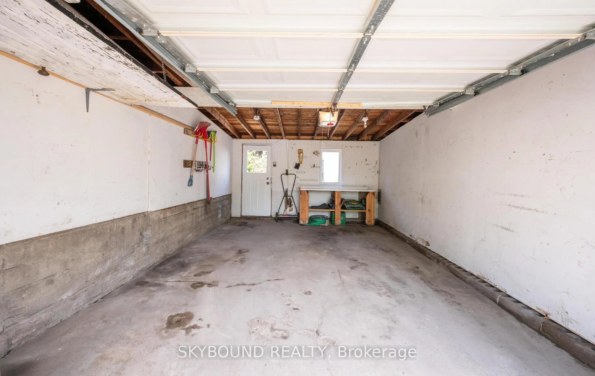 Photo 37 of 326 Kenilworth Avenue, Toronto, The Beaches — HOMEH