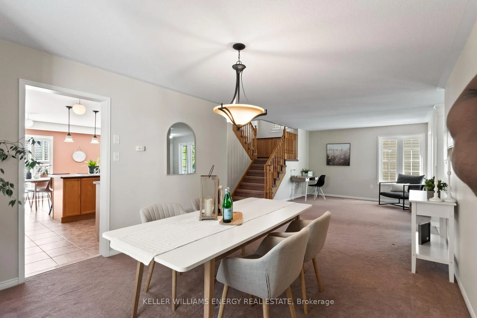 Photo 3 of 1530 Aldergrove Drive, Oshawa, Taunton — HOMEH