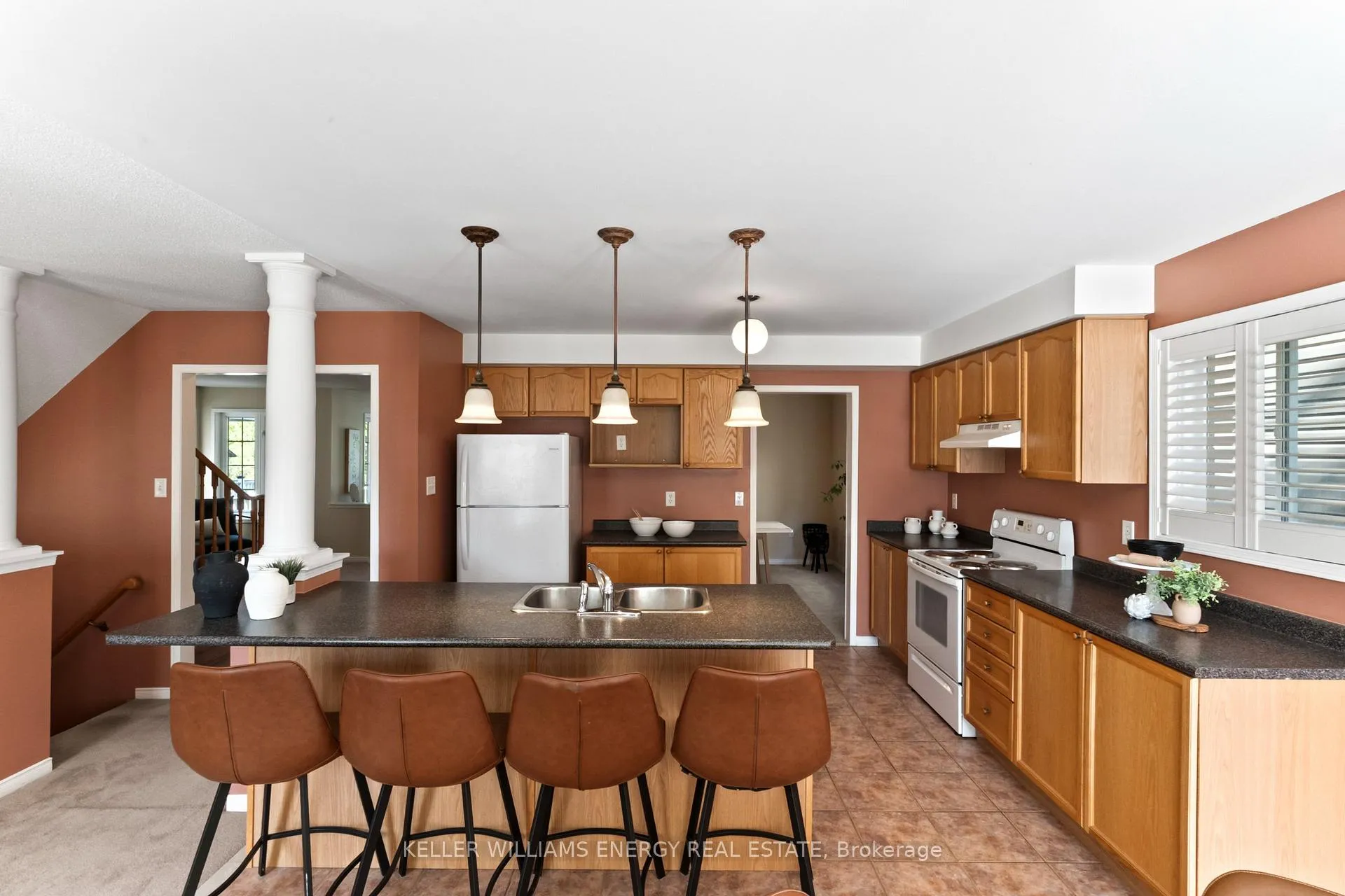 Photo 5 of 1530 Aldergrove Drive, Oshawa, Taunton — HOMEH