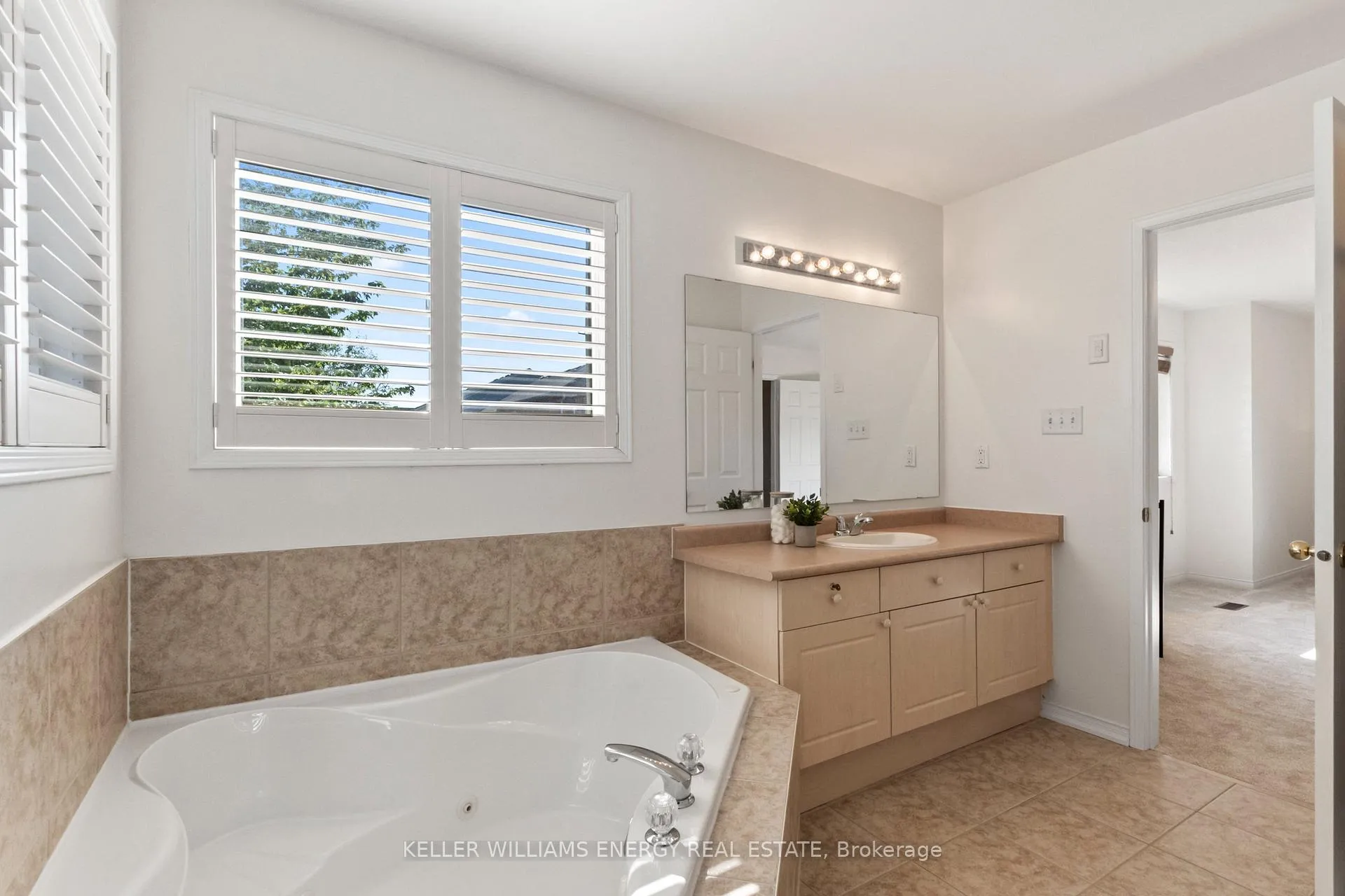 Photo 17 of 1530 Aldergrove Drive, Oshawa, Taunton — HOMEH