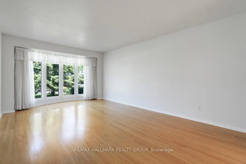 Photo 9 of 2187 Hamelin Crescent, Ottawa, Beacon Hill North — HOMEH