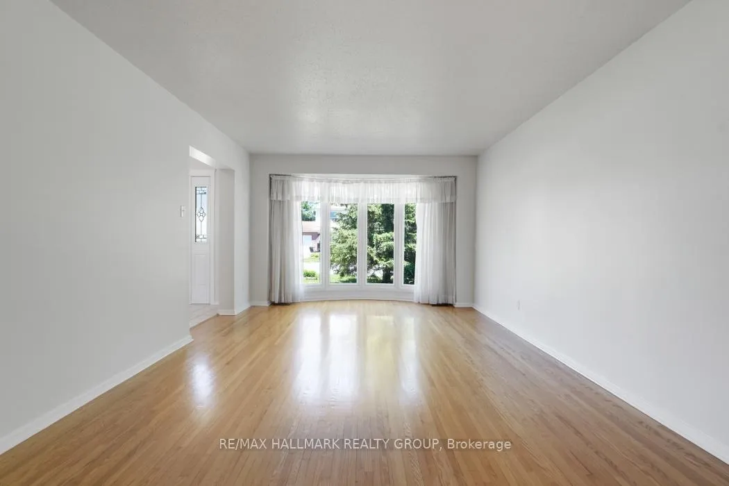 Photo 11 of 2187 Hamelin Crescent, Ottawa, Beacon Hill North — HOMEH