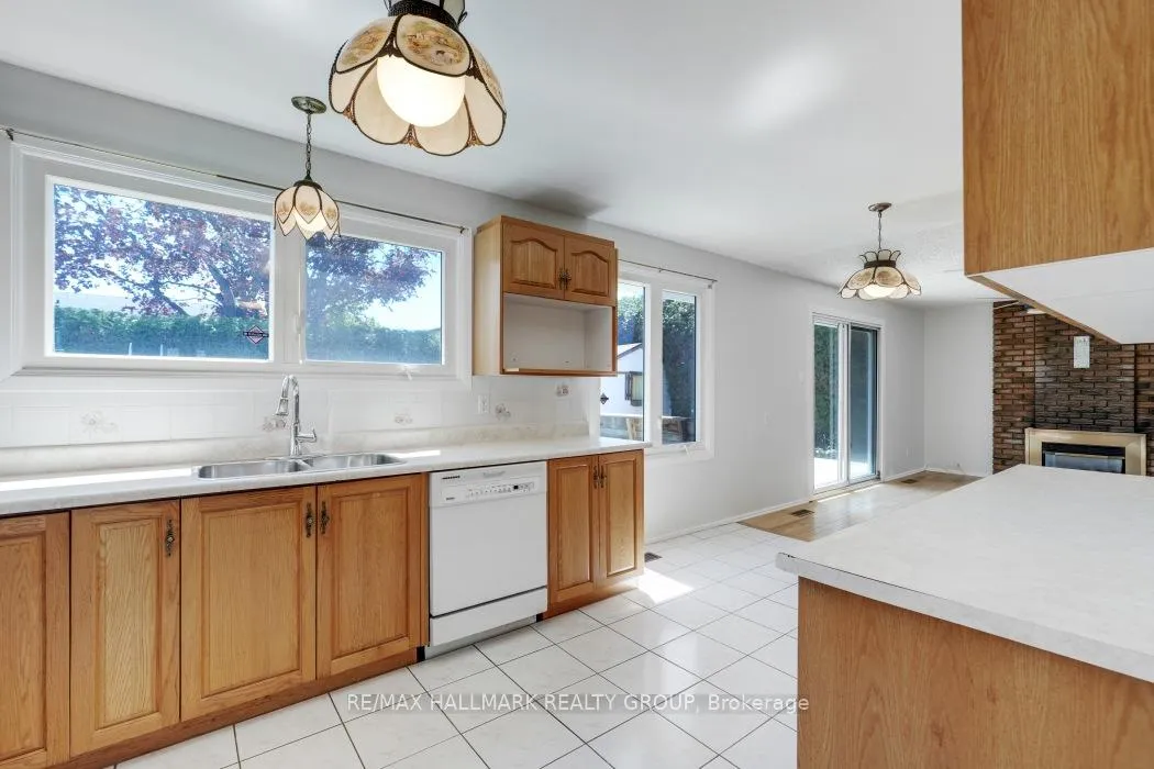 Photo 17 of 2187 Hamelin Crescent, Ottawa, Beacon Hill North — HOMEH