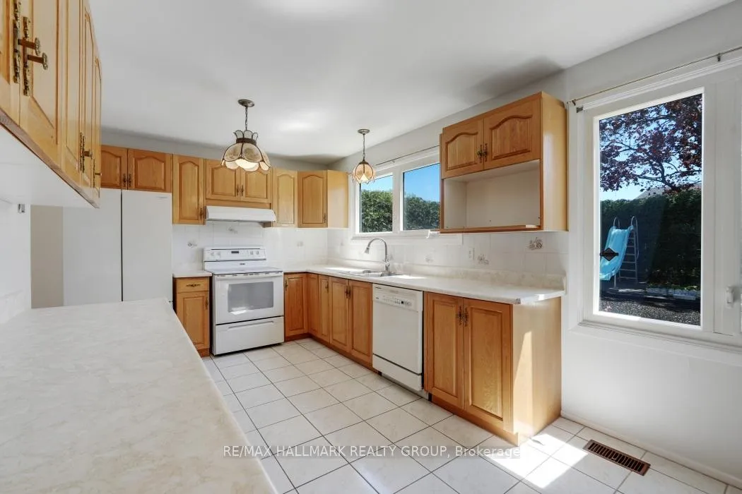 Photo 18 of 2187 Hamelin Crescent, Ottawa, Beacon Hill North — HOMEH