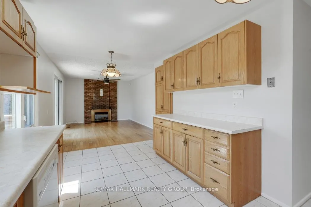 Photo 19 of 2187 Hamelin Crescent, Ottawa, Beacon Hill North — HOMEH