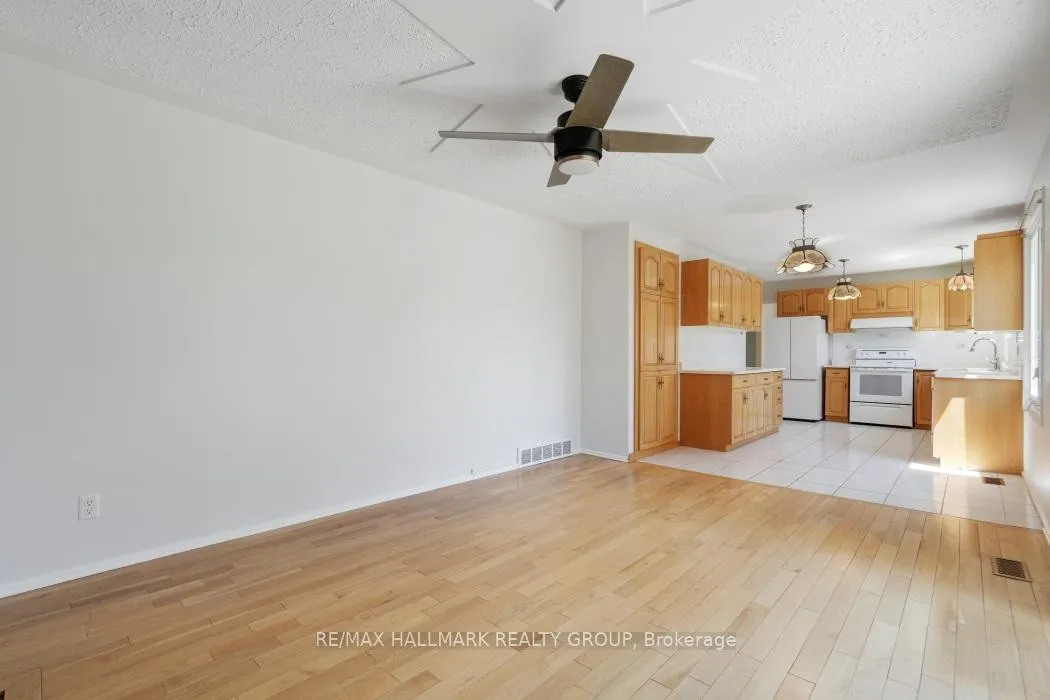 Photo 23 of 2187 Hamelin Crescent, Ottawa, Beacon Hill North — HOMEH