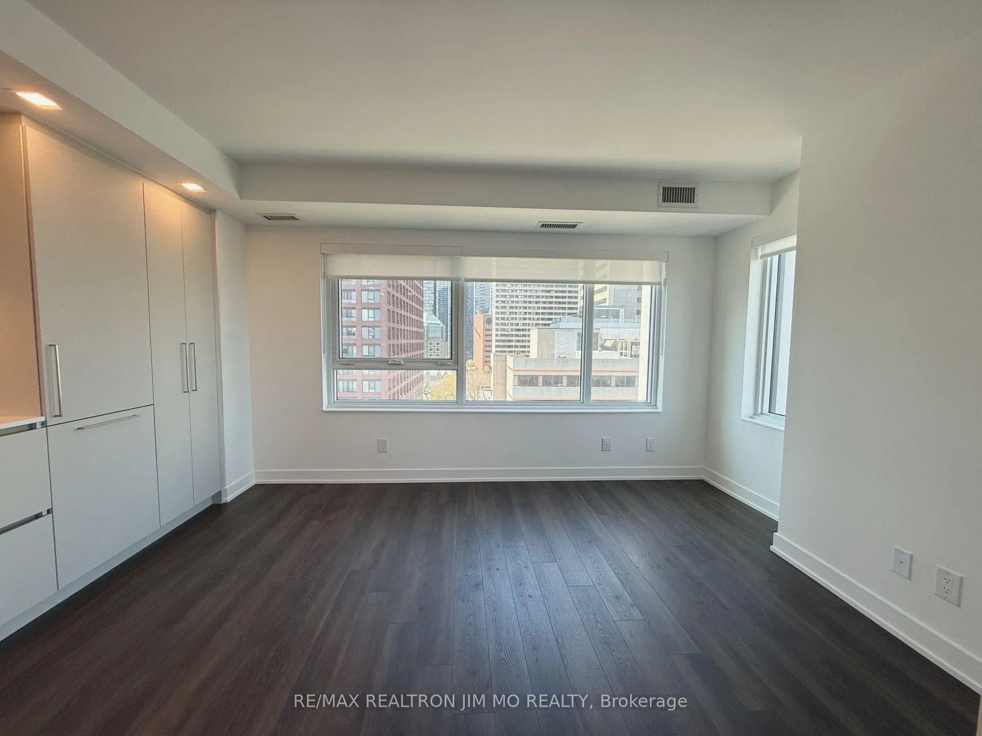 Photo 5 of Unit 1104, 609 Sherbourne Street, Toronto, North St. James Town — HOMEH
