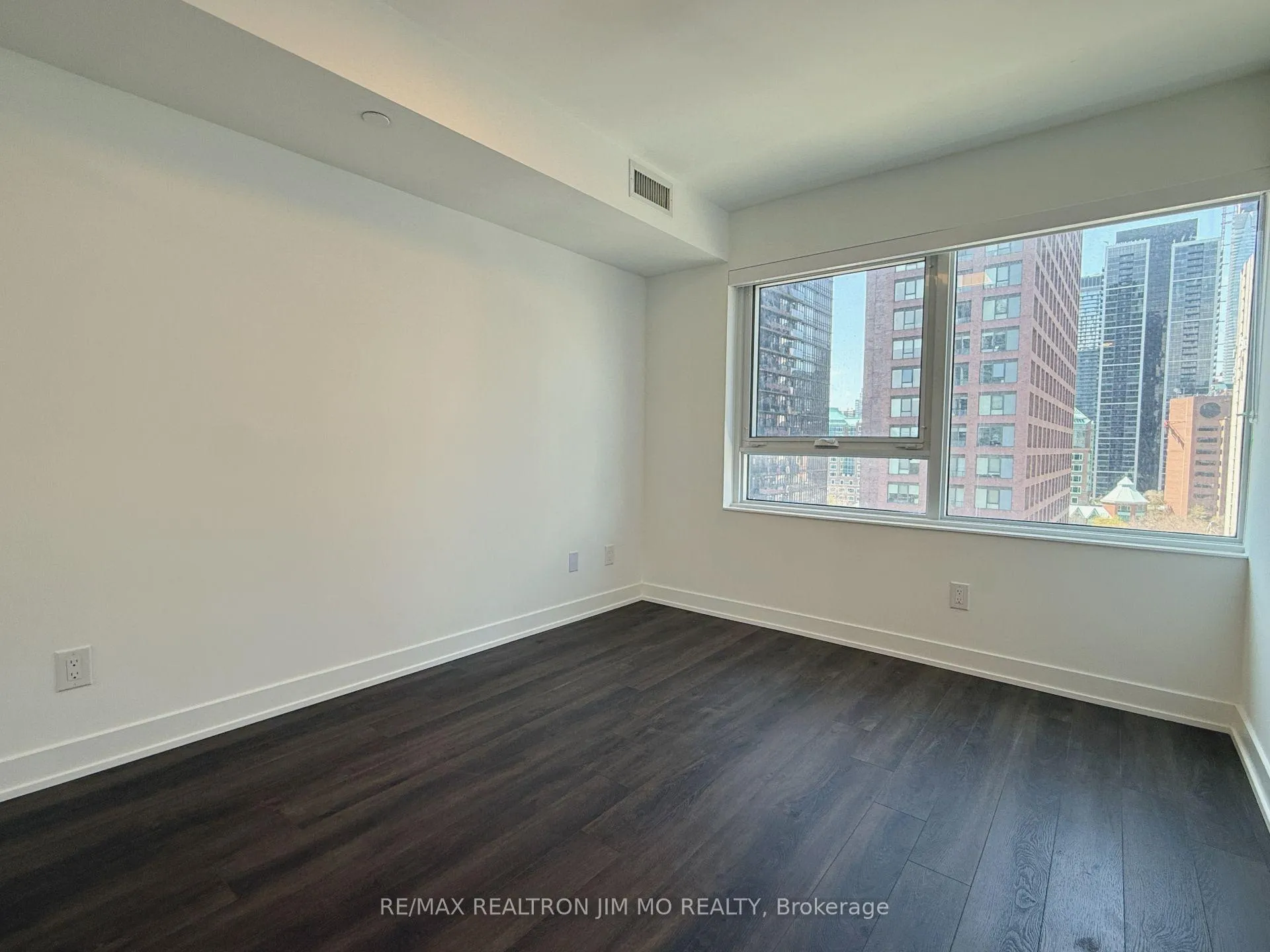 Photo 9 of Unit 1104, 609 Sherbourne Street, Toronto, North St. James Town — HOMEH