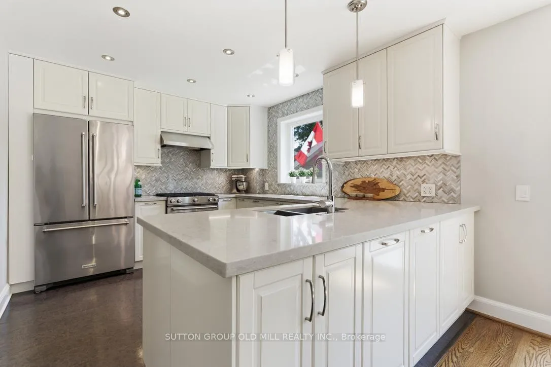 Photo 8 of 78 Ballacaine Drive, Etobicoke, Stonegate-Queensway — HOMEH