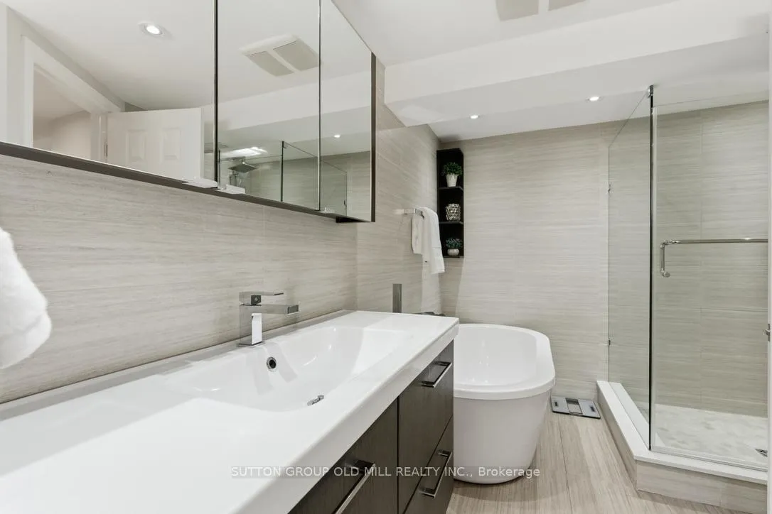 Photo 19 of 78 Ballacaine Drive, Etobicoke, Stonegate-Queensway — HOMEH