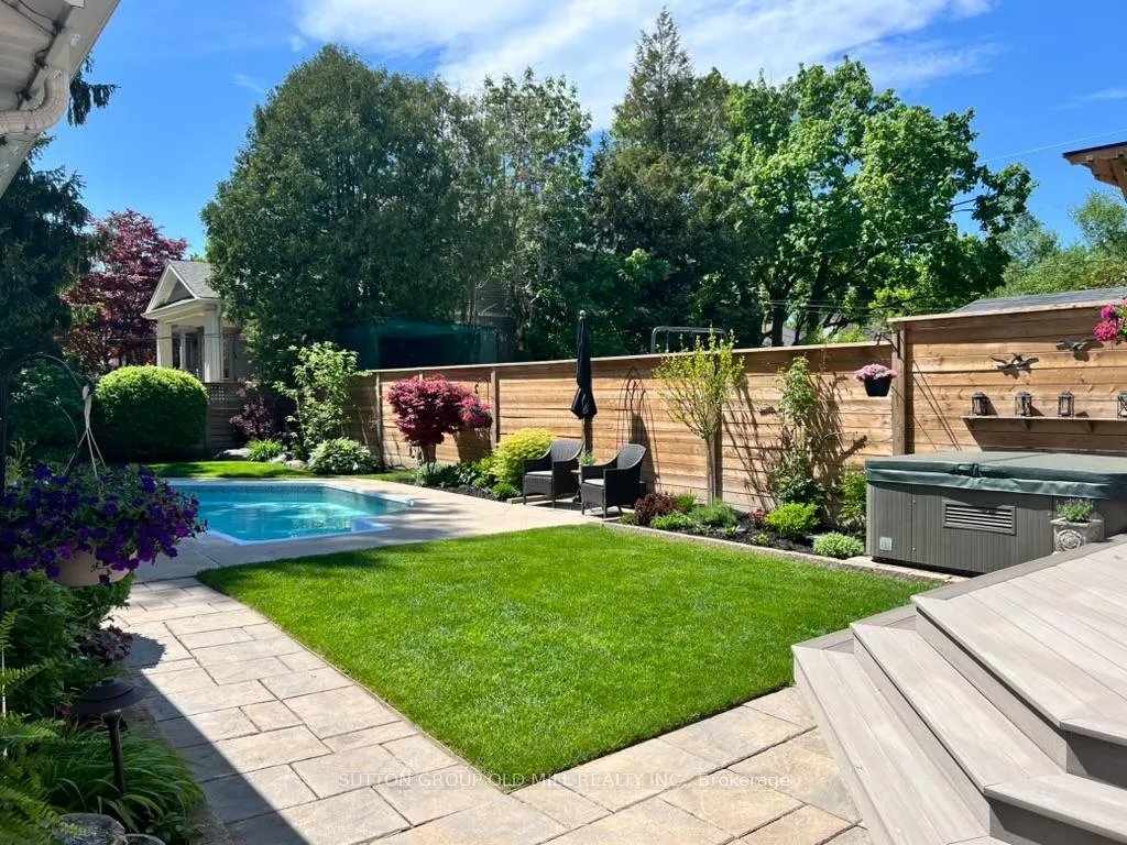 Photo 21 of 78 Ballacaine Drive, Etobicoke, Stonegate-Queensway — HOMEH