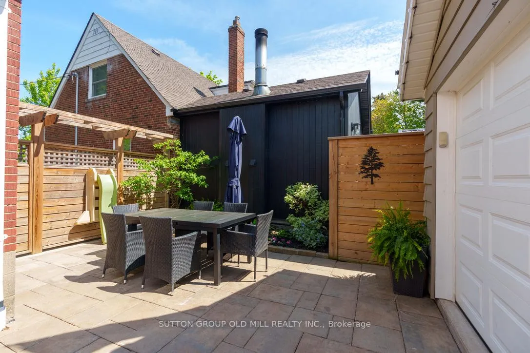 Photo 23 of 78 Ballacaine Drive, Etobicoke, Stonegate-Queensway — HOMEH