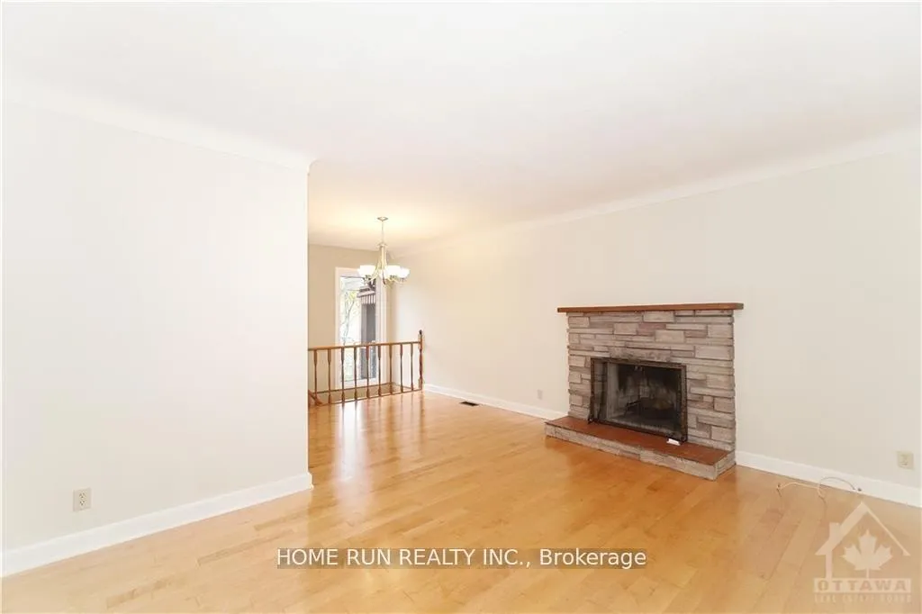 Photo 2 of 39 Epworth Avenue, Ottawa, Meadowlands/St. Claire Gardens — HOMEH