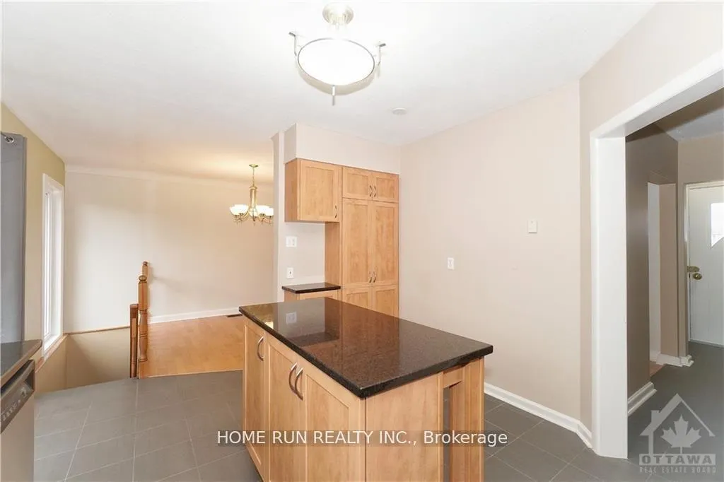 Photo 9 of 39 Epworth Avenue, Ottawa, Meadowlands/St. Claire Gardens — HOMEH
