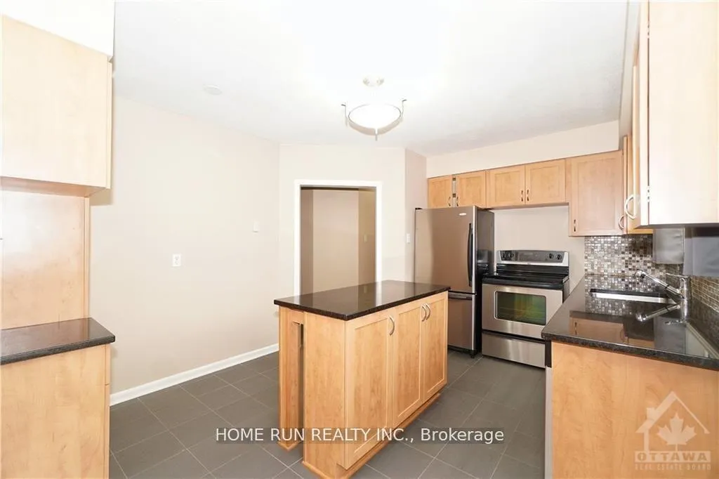 Photo 10 of 39 Epworth Avenue, Ottawa, Meadowlands/St. Claire Gardens — HOMEH
