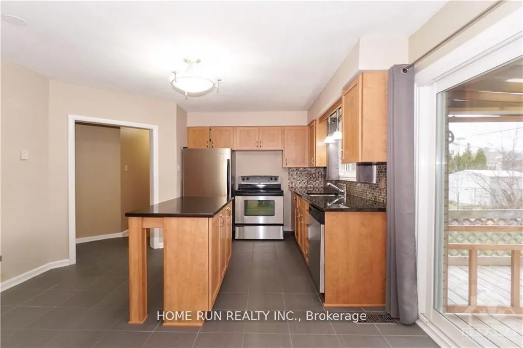 Photo 11 of 39 Epworth Avenue, Ottawa, Meadowlands/St. Claire Gardens — HOMEH