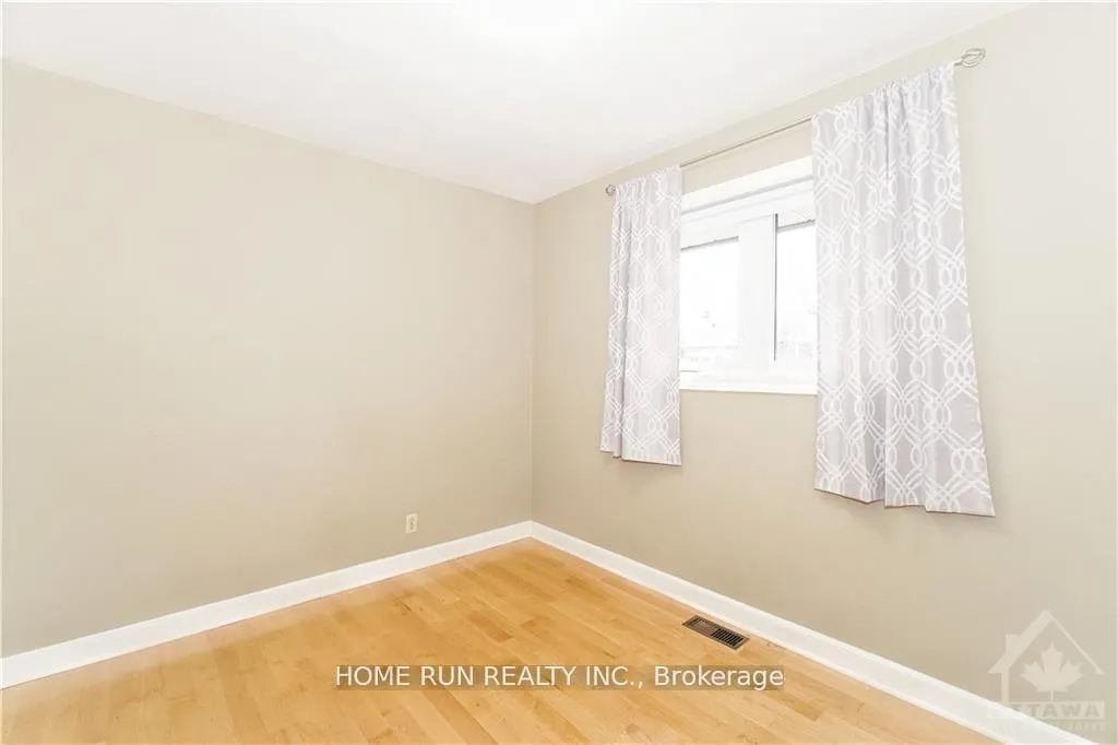 Photo 12 of 39 Epworth Avenue, Ottawa, Meadowlands/St. Claire Gardens — HOMEH