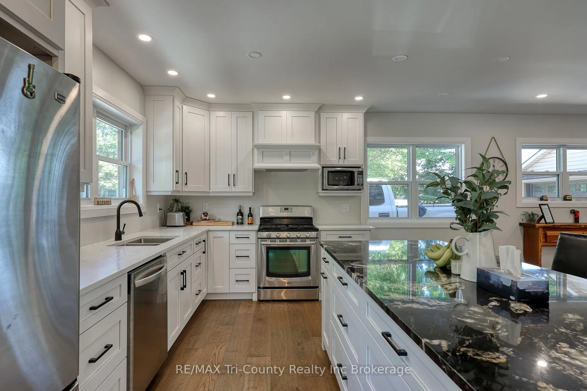 Photo 6 of 16 Delevan Crescent, Tillsonburg — HOMEH