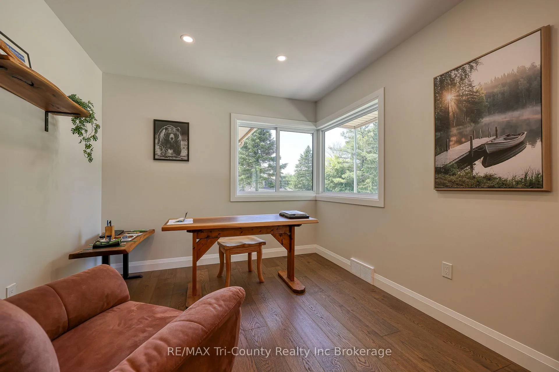Photo 11 of 16 Delevan Crescent, Tillsonburg — HOMEH