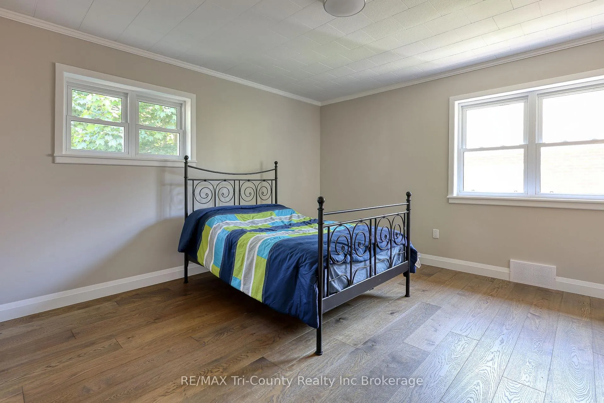 Photo 14 of 16 Delevan Crescent, Tillsonburg — HOMEH