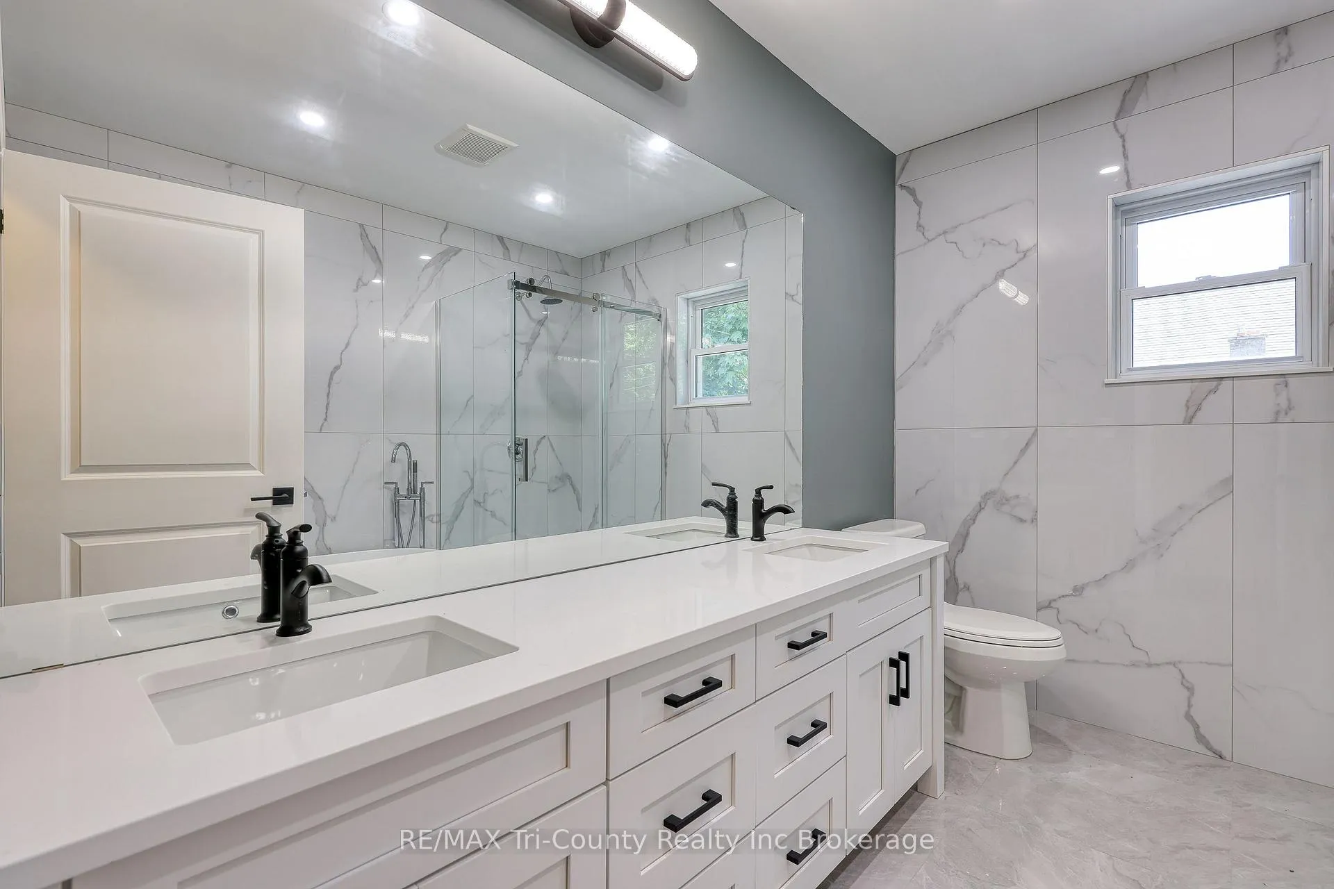 Photo 15 of 16 Delevan Crescent, Tillsonburg — HOMEH