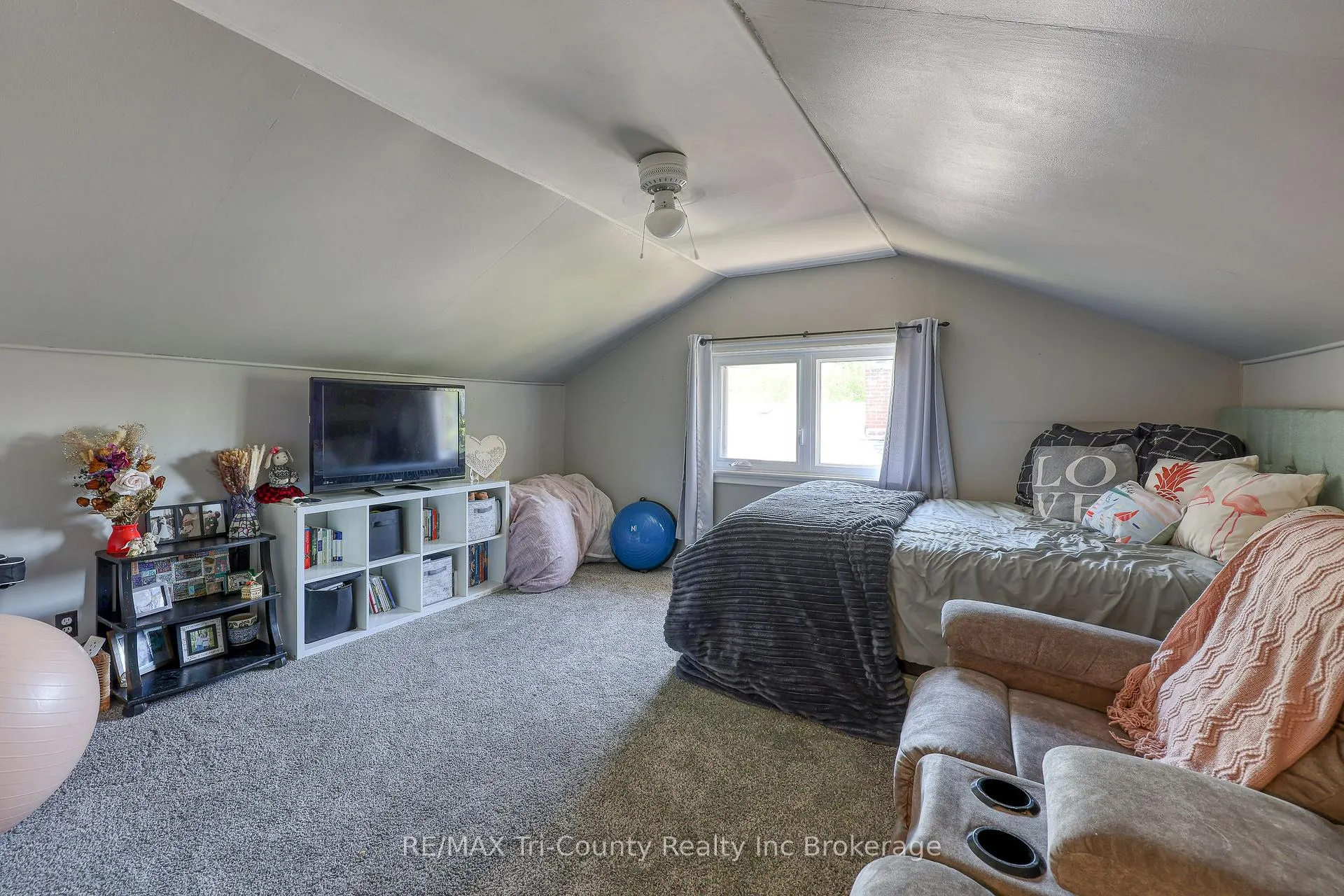 Photo 25 of 16 Delevan Crescent, Tillsonburg — HOMEH