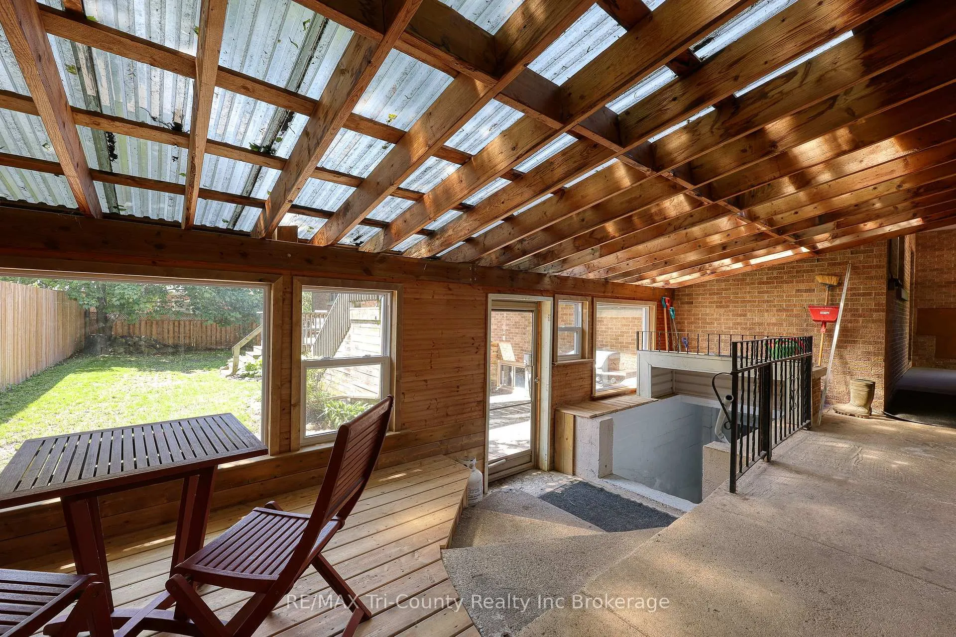 Photo 36 of 16 Delevan Crescent, Tillsonburg — HOMEH