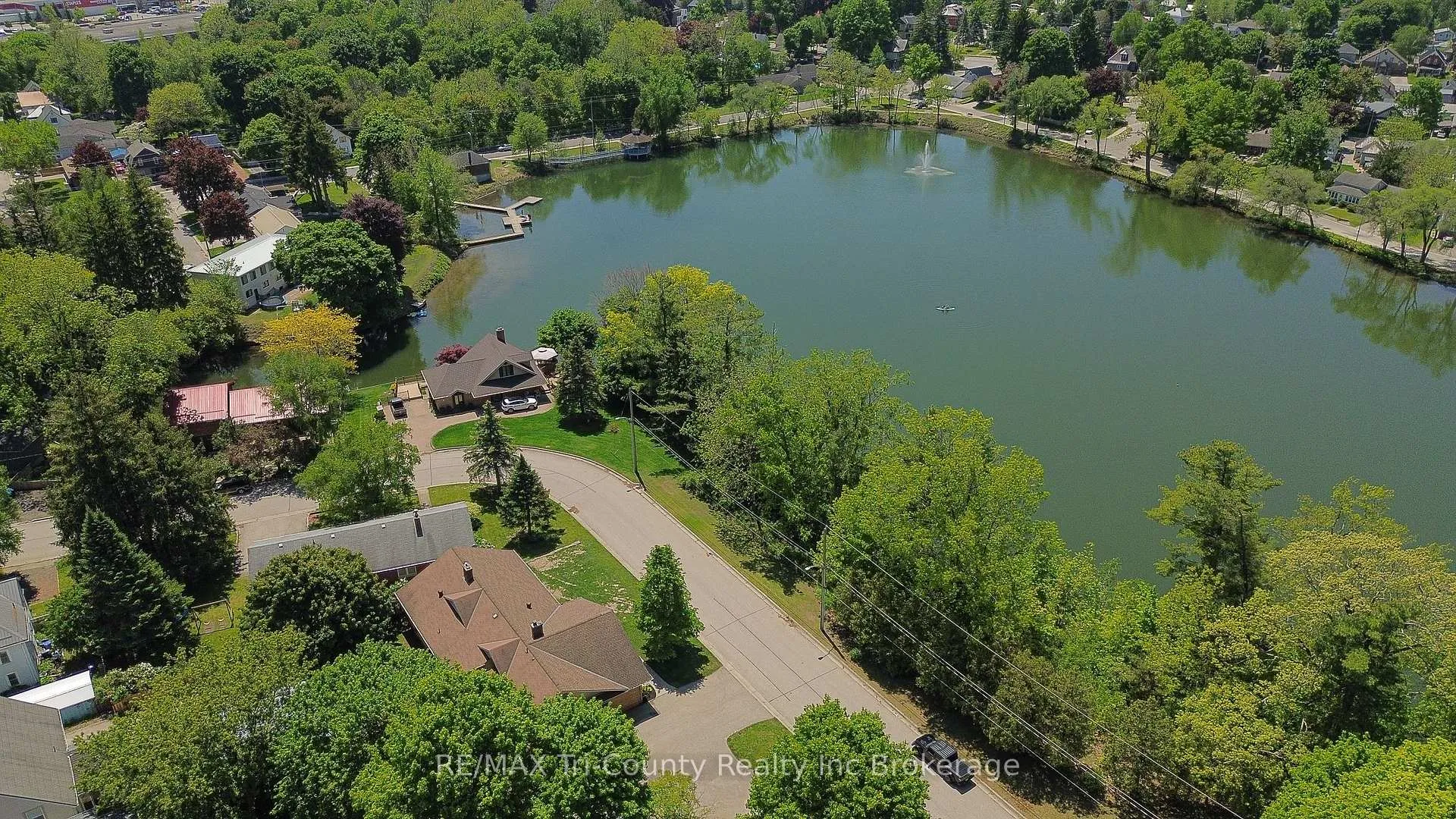 Photo 42 of 16 Delevan Crescent, Tillsonburg — HOMEH