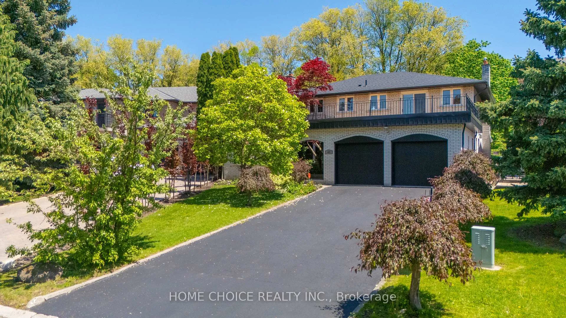 Photo 5 of 43 Golfwood Heights E, Etobicoke, Kingsview Village-The Westway — HOMEH