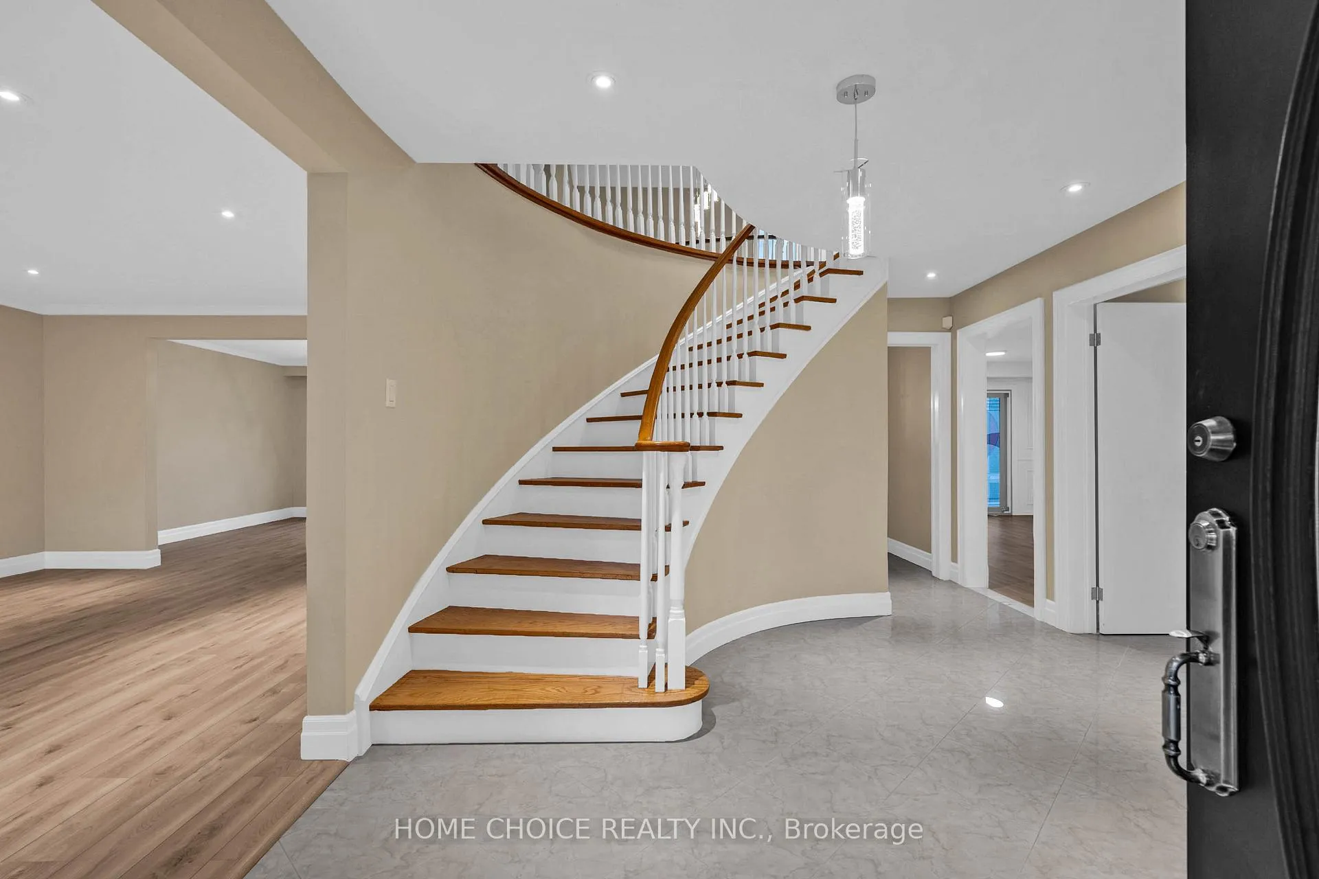 Photo 7 of 43 Golfwood Heights E, Etobicoke, Kingsview Village-The Westway — HOMEH