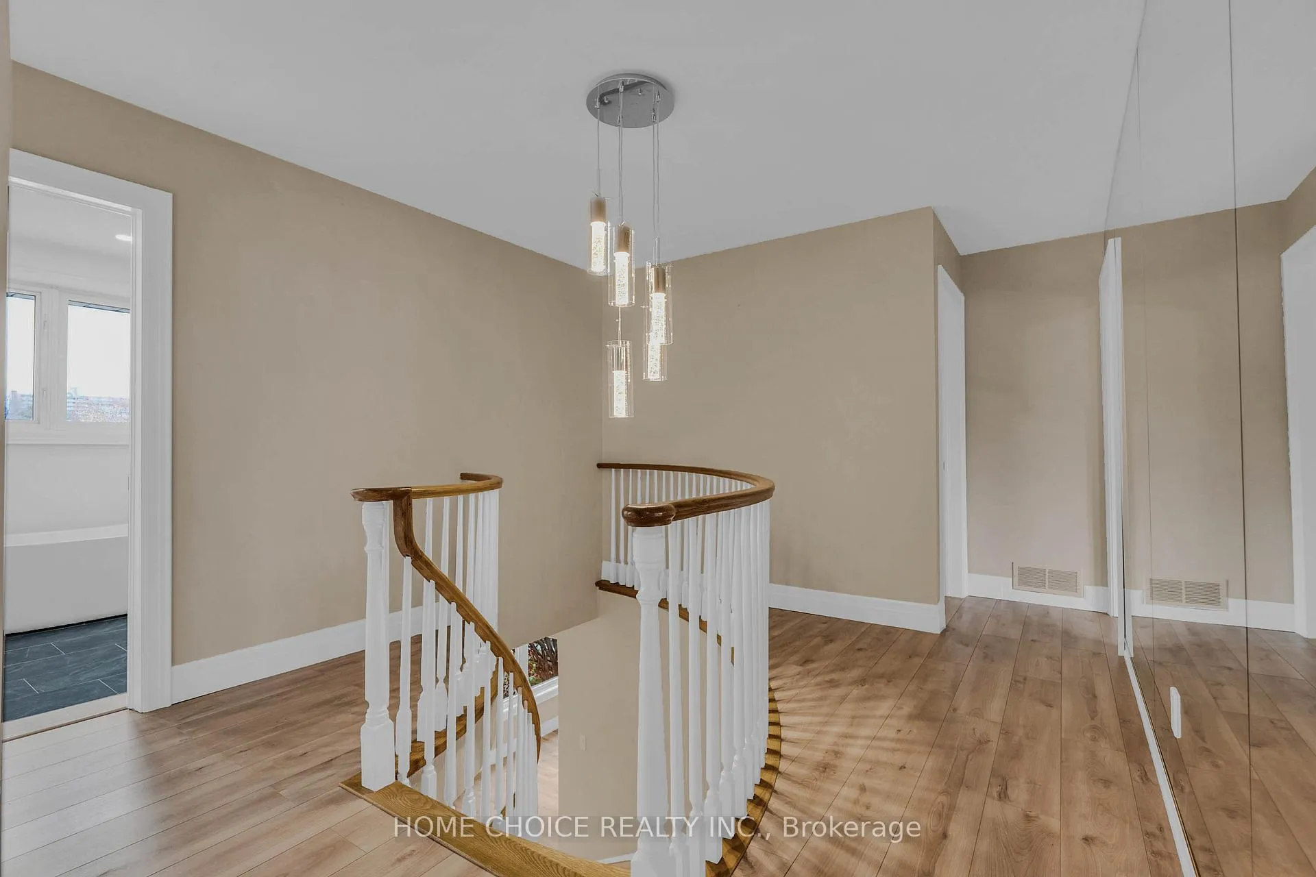 Photo 21 of 43 Golfwood Heights E, Etobicoke, Kingsview Village-The Westway — HOMEH