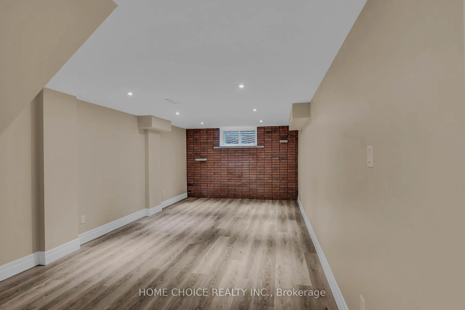 Photo 35 of 43 Golfwood Heights E, Etobicoke, Kingsview Village-The Westway — HOMEH