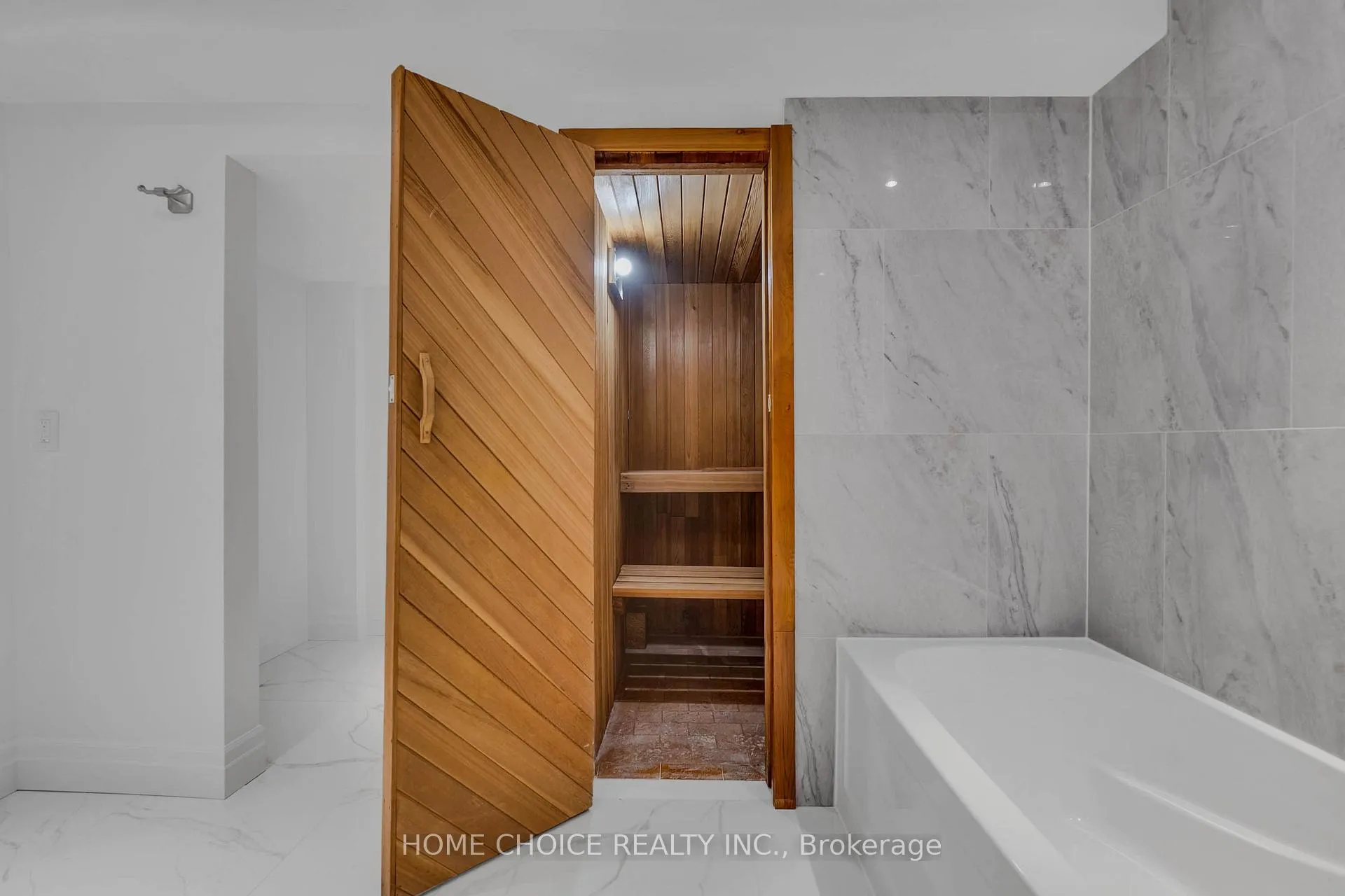 Photo 39 of 43 Golfwood Heights E, Etobicoke, Kingsview Village-The Westway — HOMEH