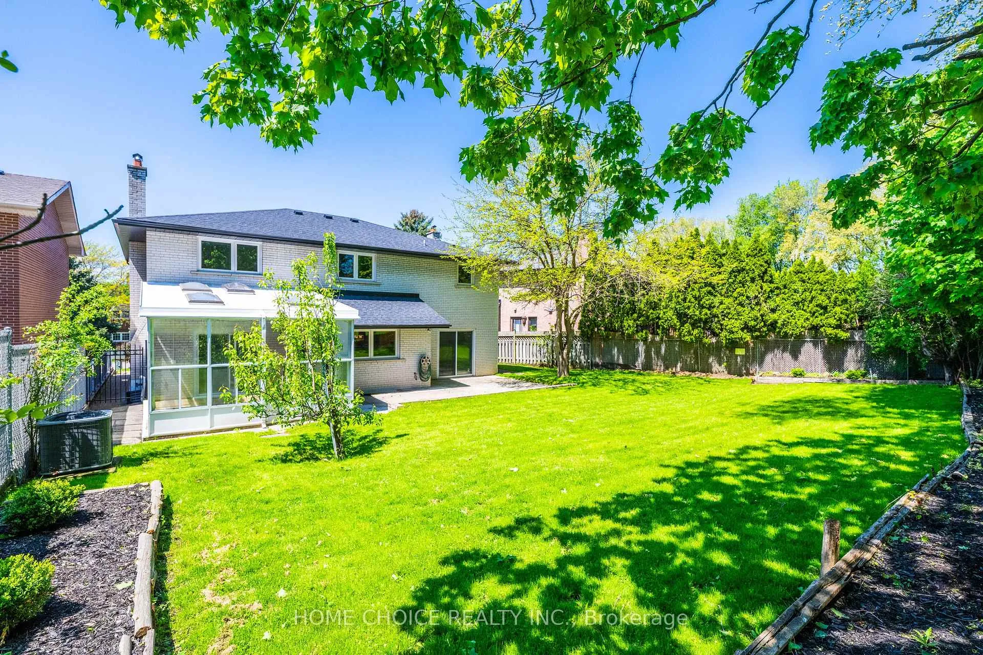 Photo 42 of 43 Golfwood Heights E, Etobicoke, Kingsview Village-The Westway — HOMEH