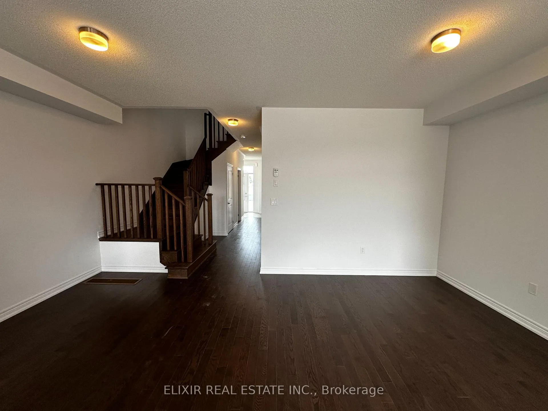 Photo 5 of 141 Fenchurch Manor, Barrie, Rural Barrie Southeast — HOMEH