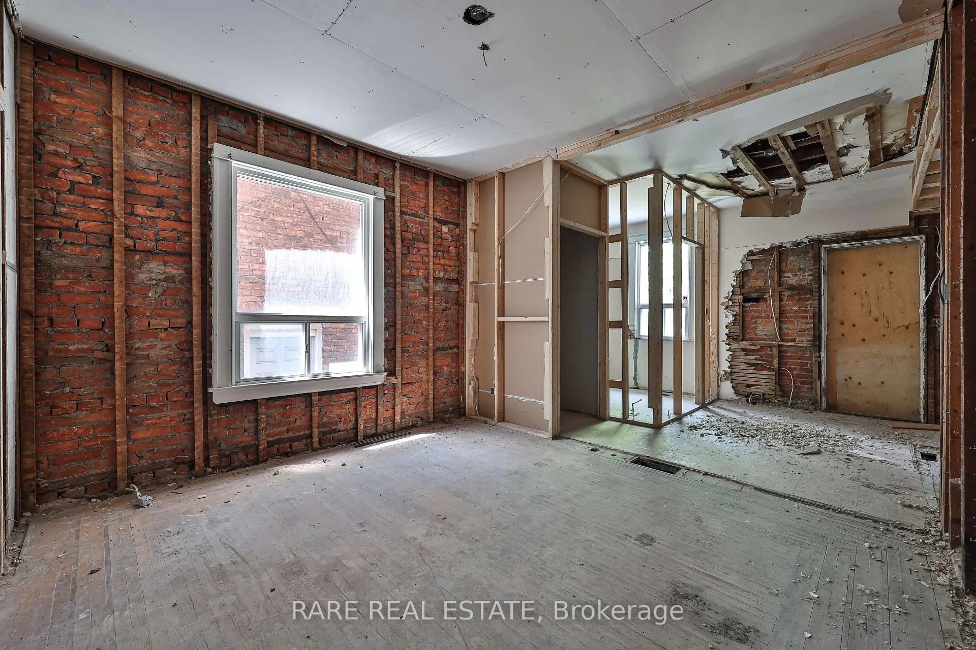 Photo 2 of 21 Chestnut Avenue, Hamilton, Central — HOMEH