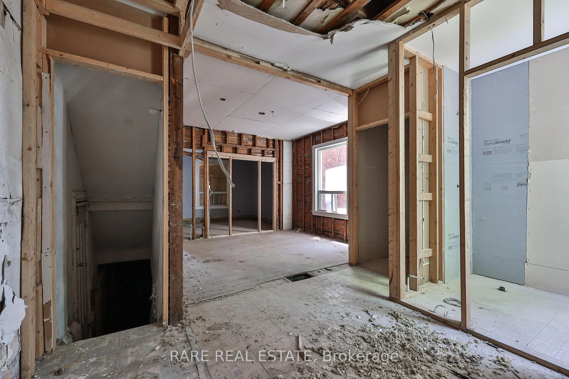 Photo 9 of 21 Chestnut Avenue, Hamilton, Central — HOMEH