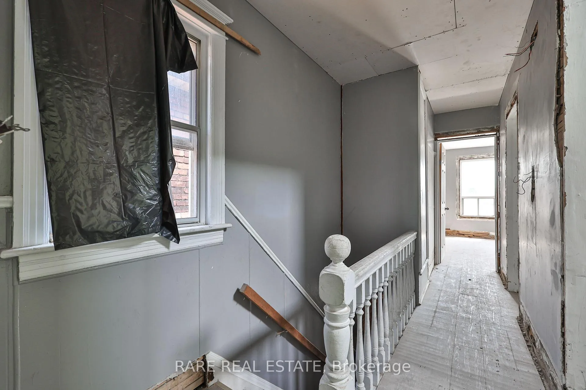 Photo 12 of 21 Chestnut Avenue, Hamilton, Central — HOMEH